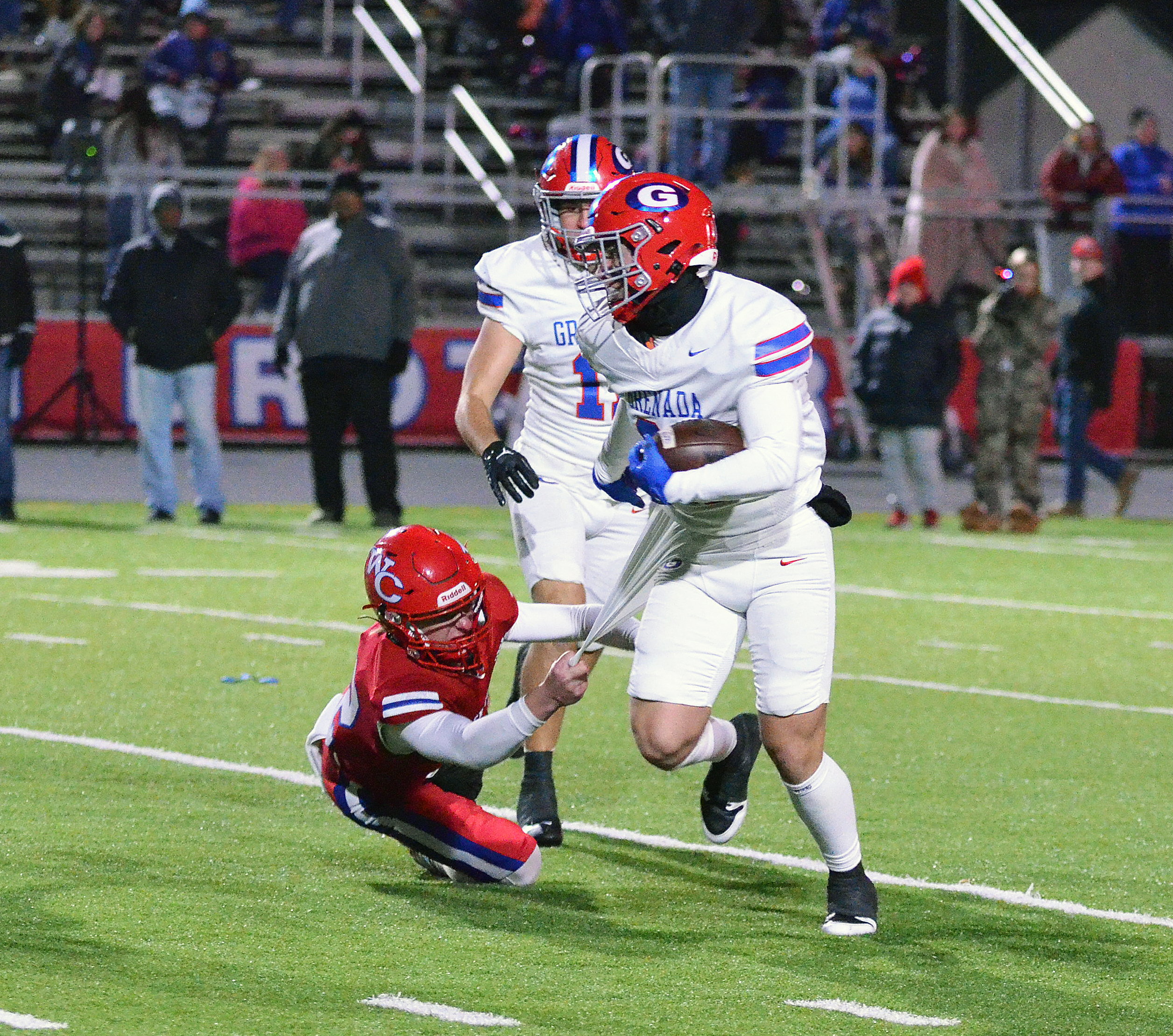 Ty Edwards Returns Kickoff